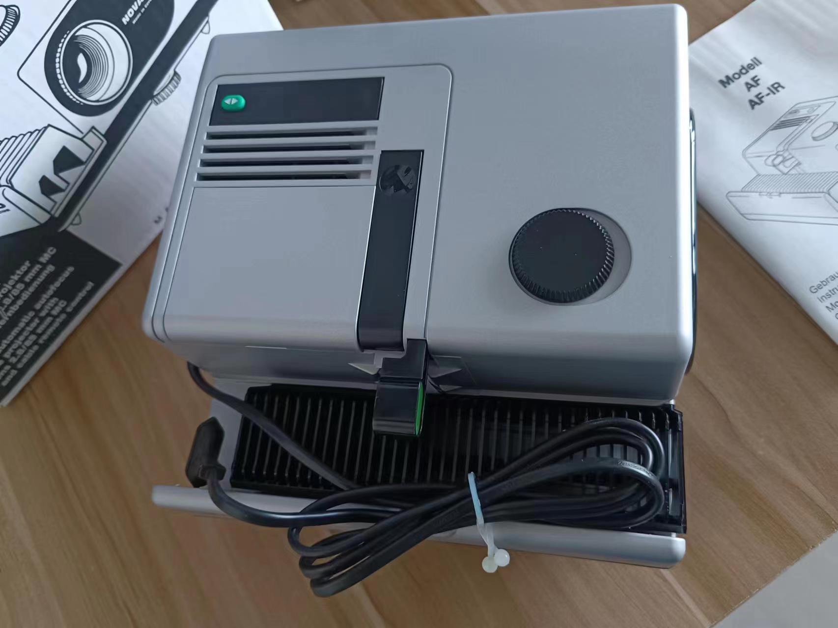 E130ͶӰx braun E130 ̌WßC ӳC ͶӰx